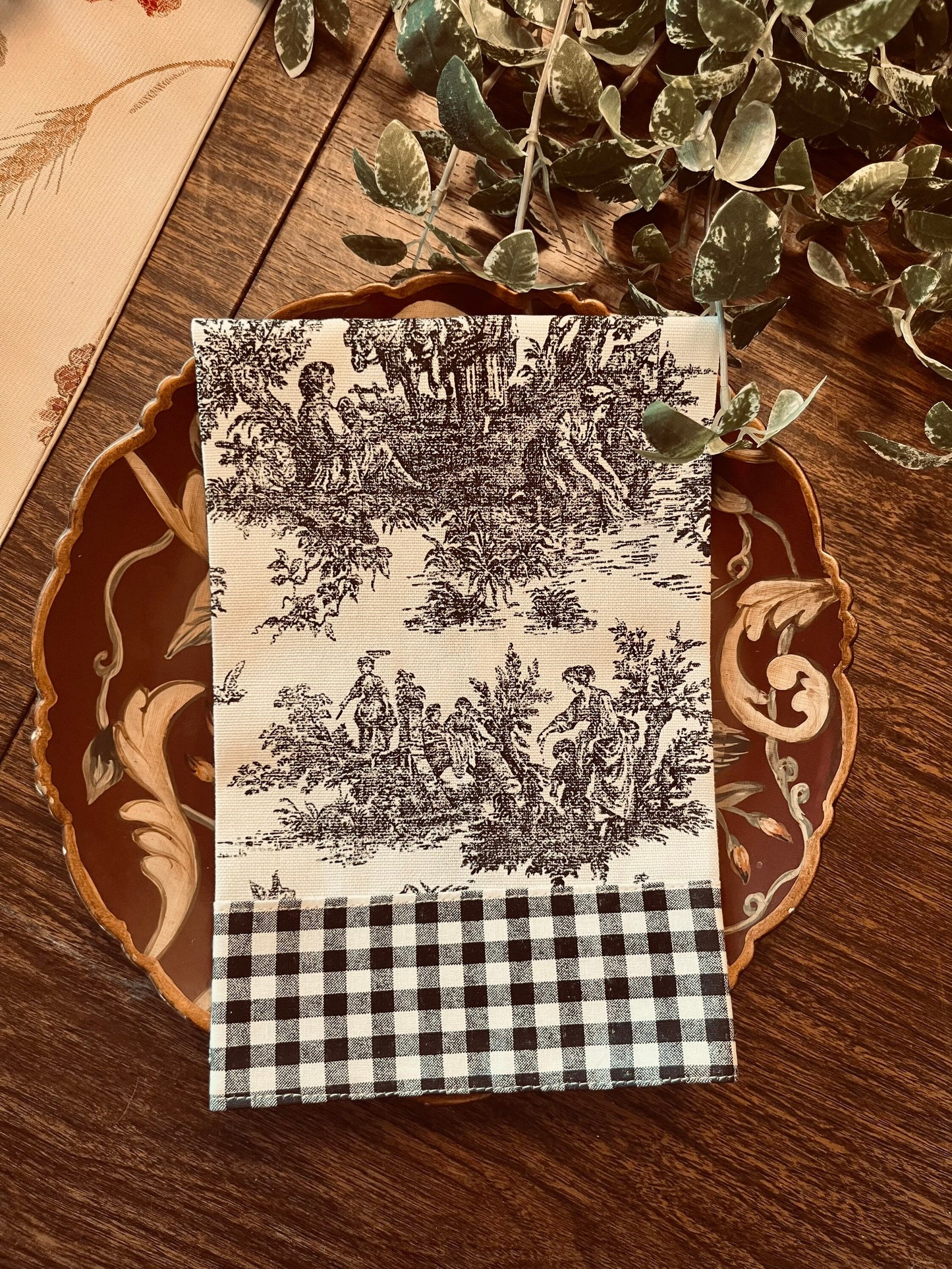 Black Toile Fingertip Towel